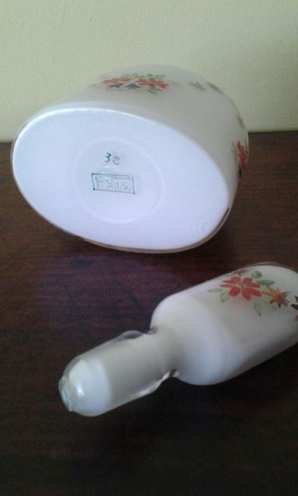 Frasco de Perfume antigo opalino