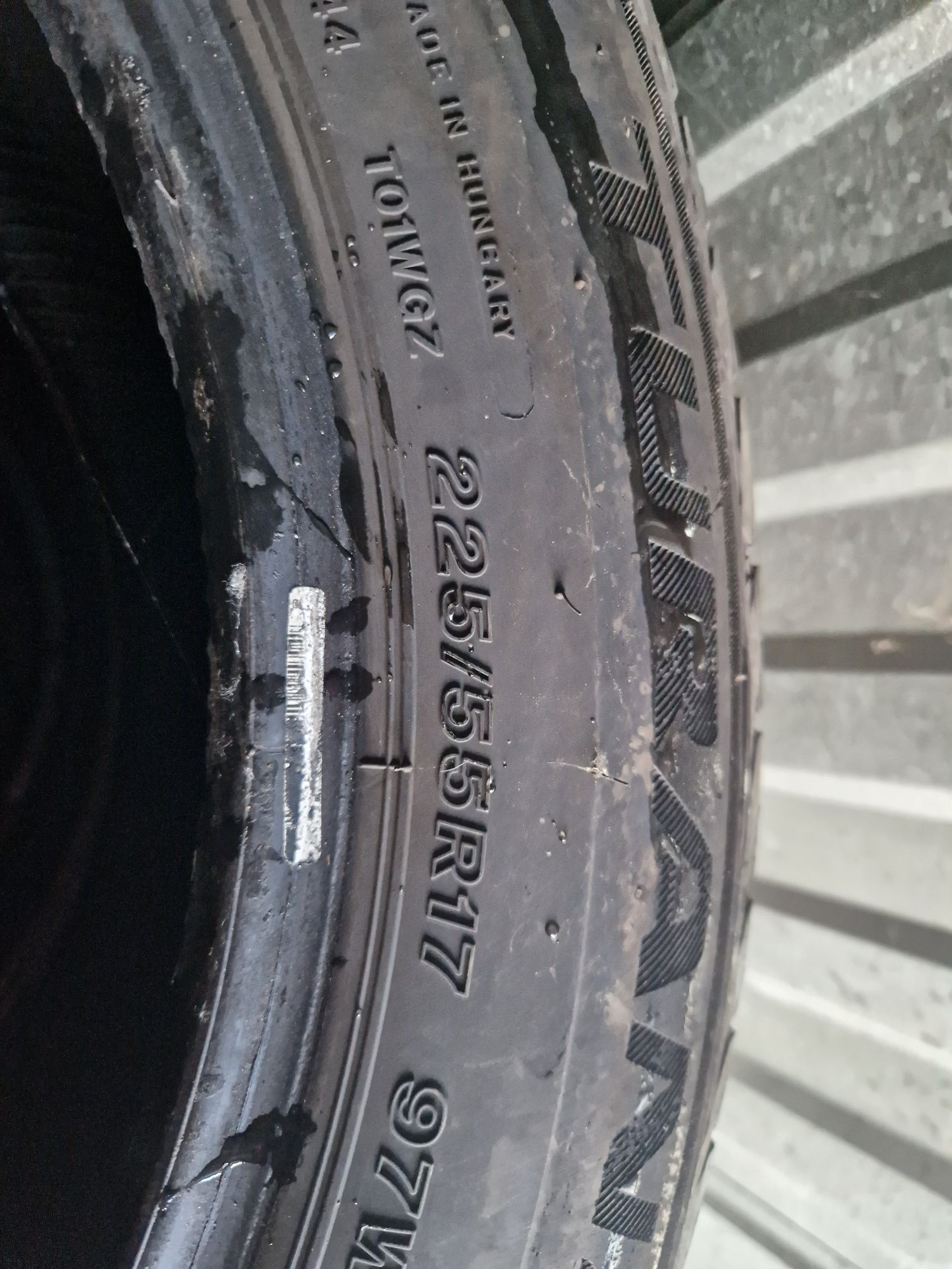 Opony Bridgestone 225/55/17 Run flat