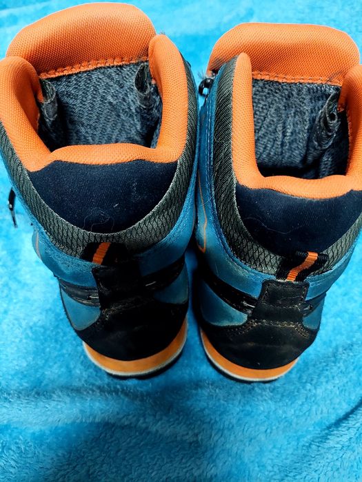 Vende se Botas Meindel em bom estado de cano alto mto confortáveis