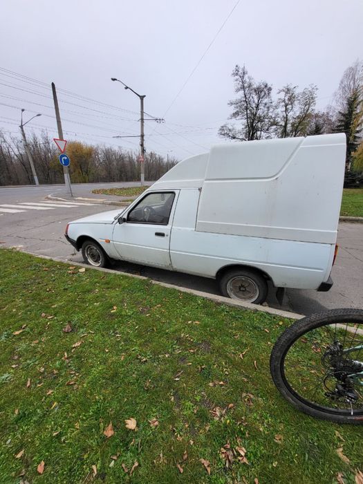 ЗАЗ пирожок.