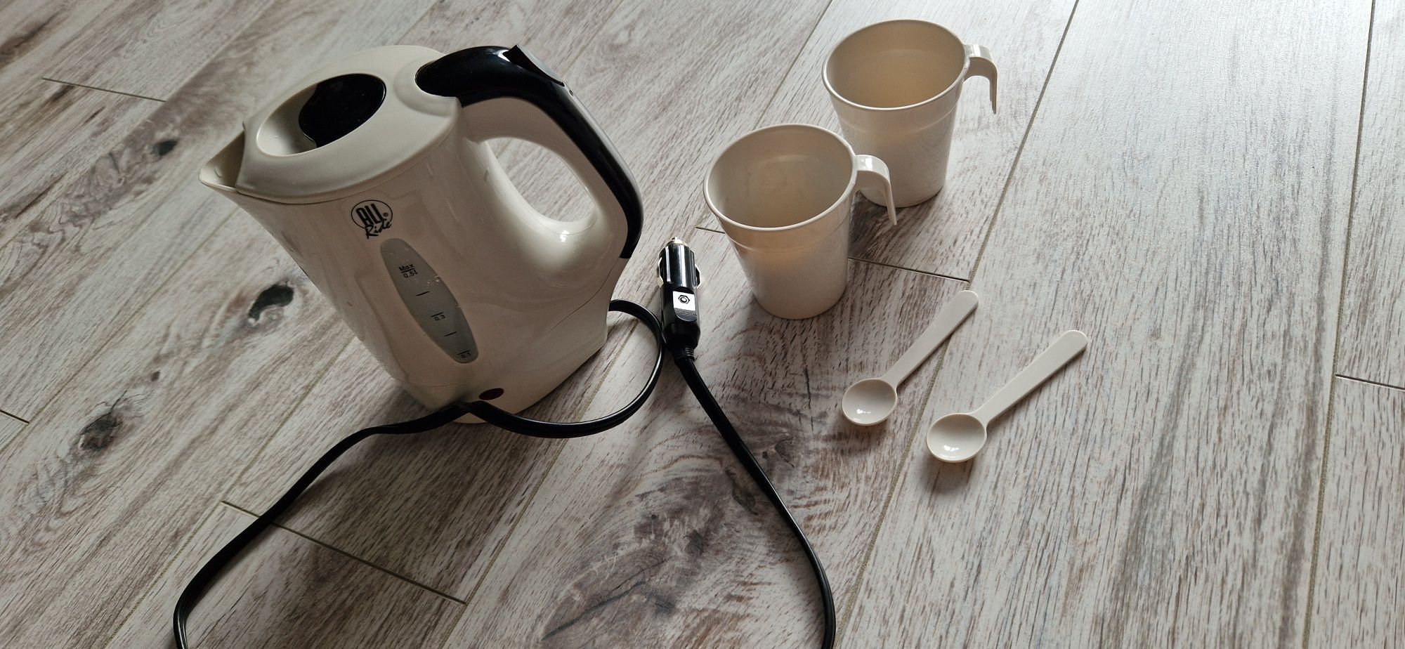 Czajnik elektryczny kemping samoc Tirhodowy wtyczka 0.5 L