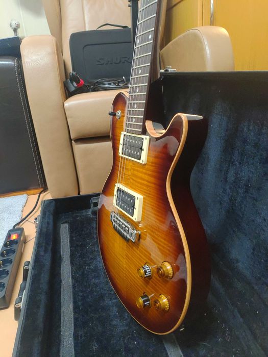 line 6 variax jtv 59 james tyler guitarra