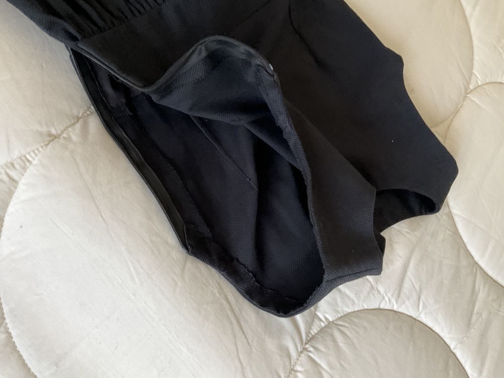Vestido preto feito à medida (novo)
