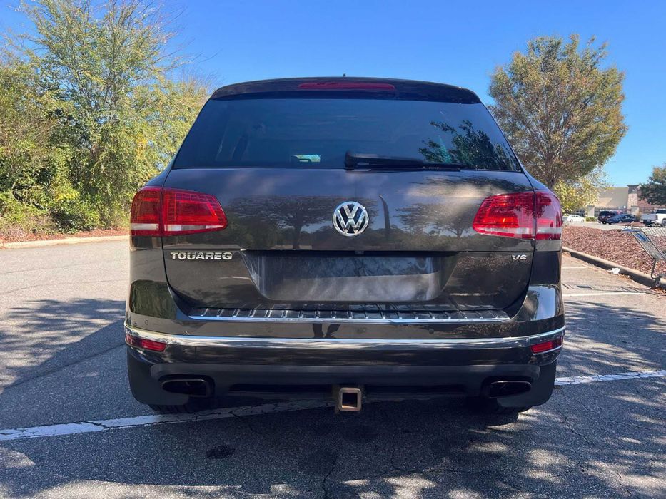 Volkswagen Touareg      2016