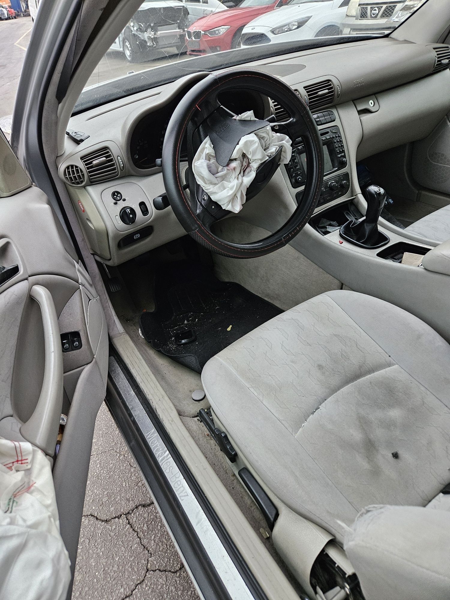 Mercedes-Benz Sport Coupé C220 CDi 143 CV de 2002 para peças