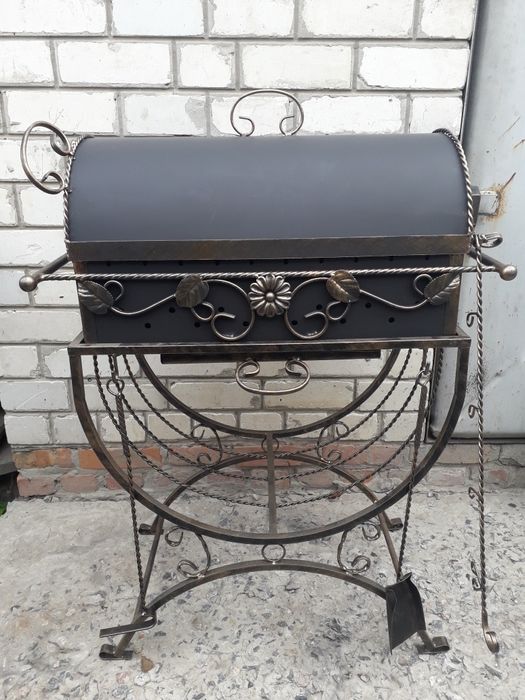 Мангал с крышкой - 4200 грн.