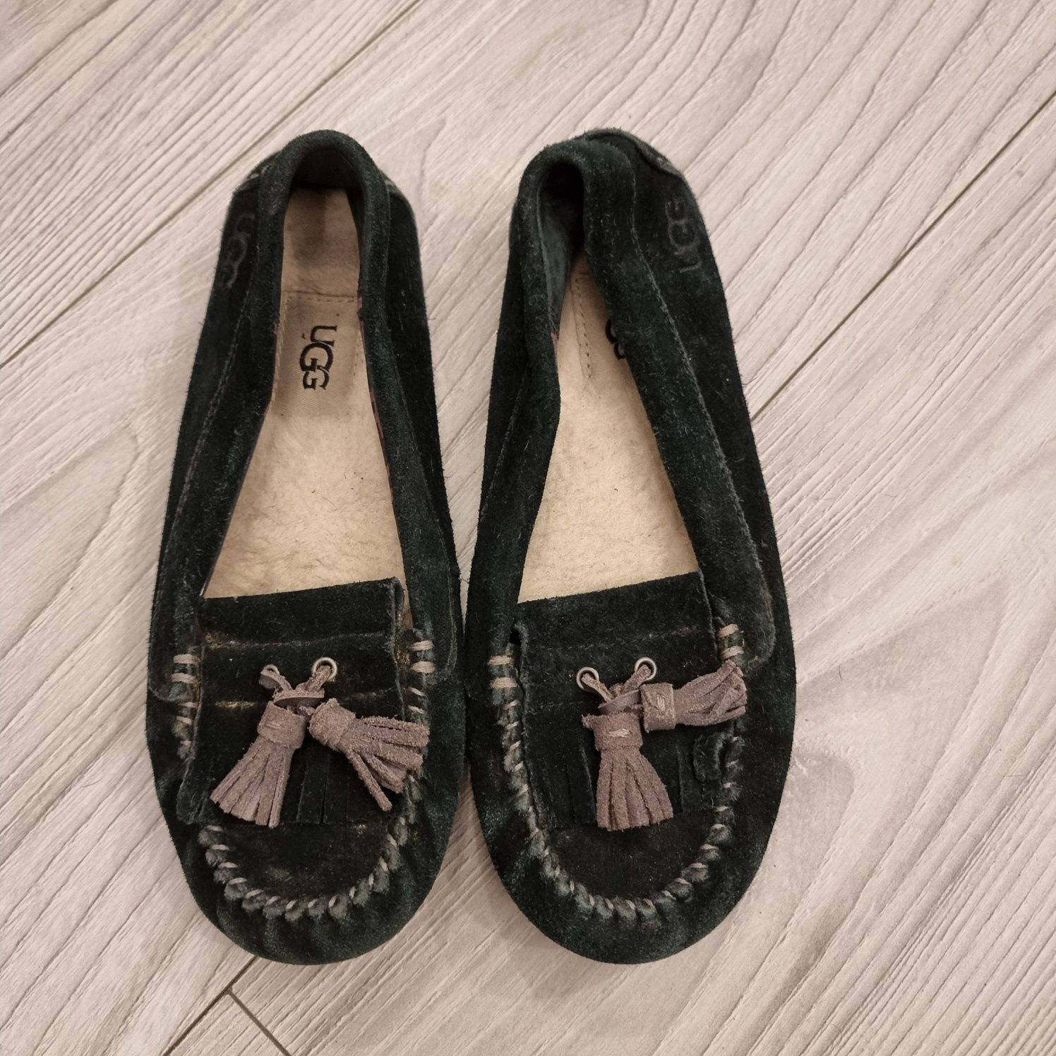 Pantofle damskie UGG Lizzy rozm.36
