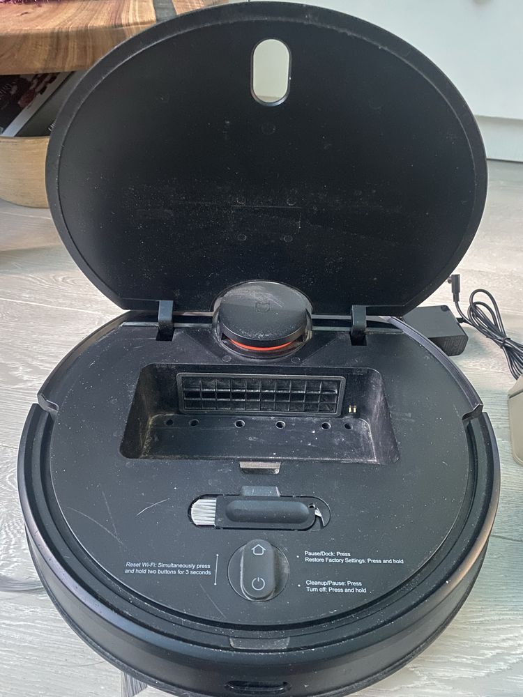 Робот-пилосос Xiaomi Mi Robot Vacuum-Mop P STYTJ02YM Black (SKV4109GL)