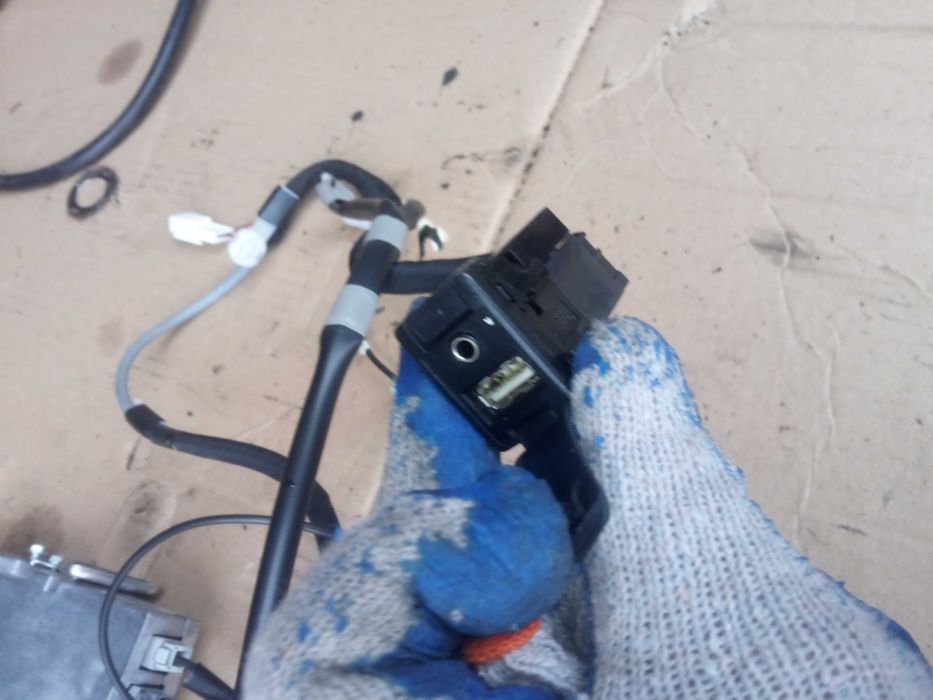 toyota AURIS II 13-15 moduł nawigacji antena gps kabel usb