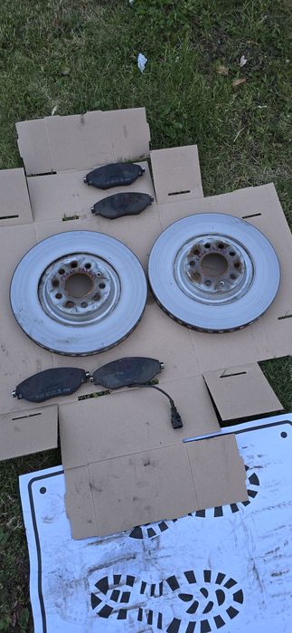 Tarcze Hamulcowe Tył 310mm + Klocki Tył Cupra Ateca