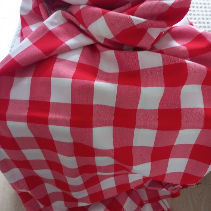 Materiał kratka biel i czerwień