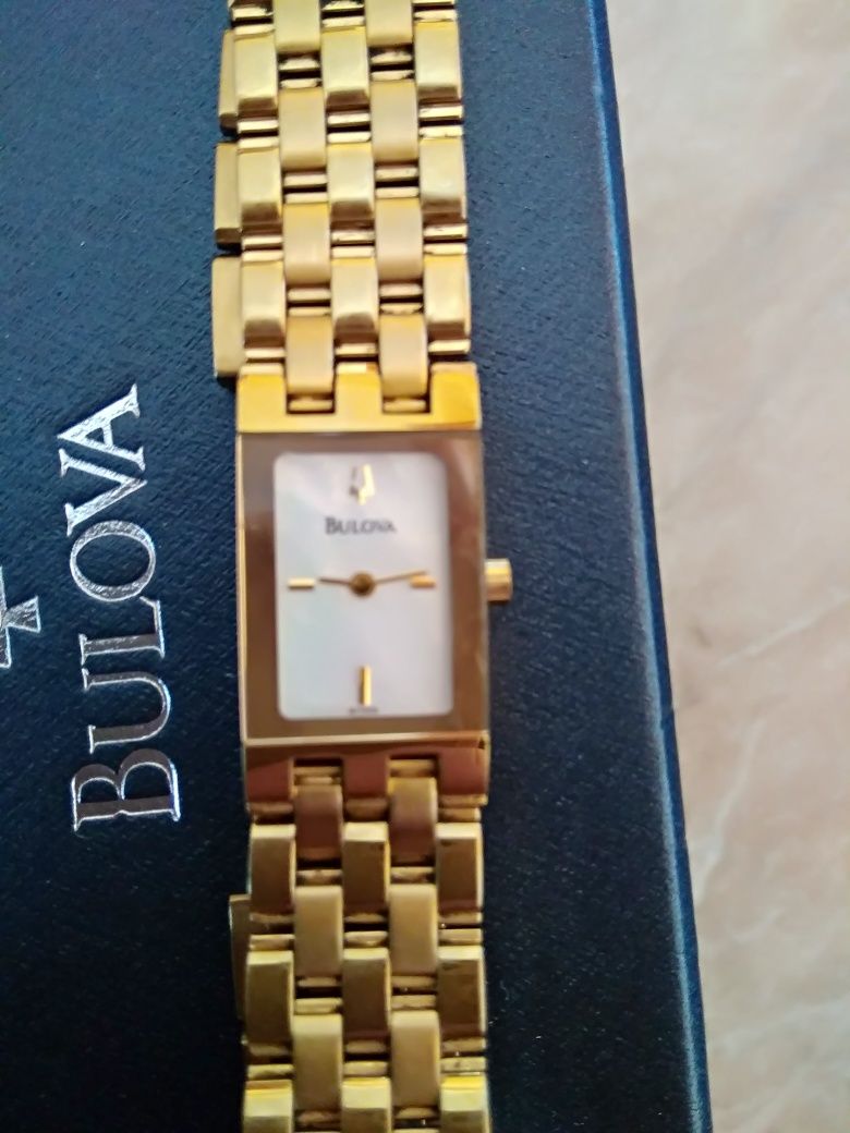 Женские наручные часы Bulova 97v03