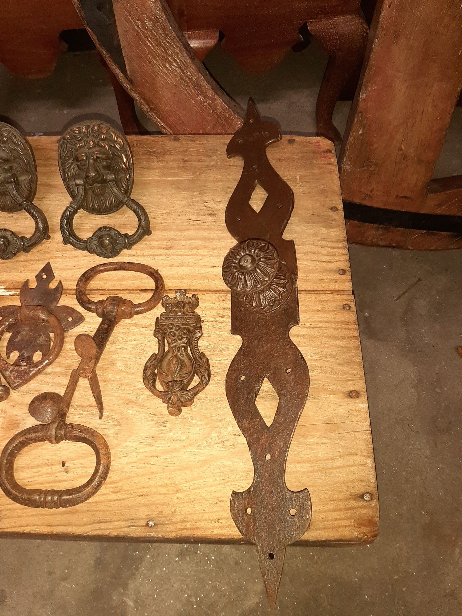Varias Peças em Ferro e  Bronze