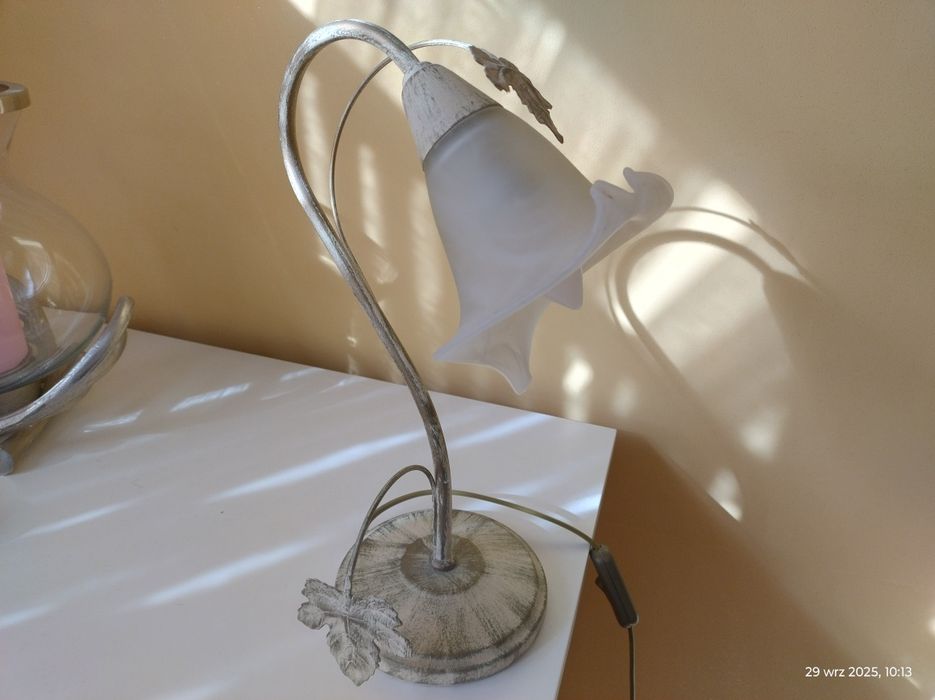 Lampa sufitowa i lampki