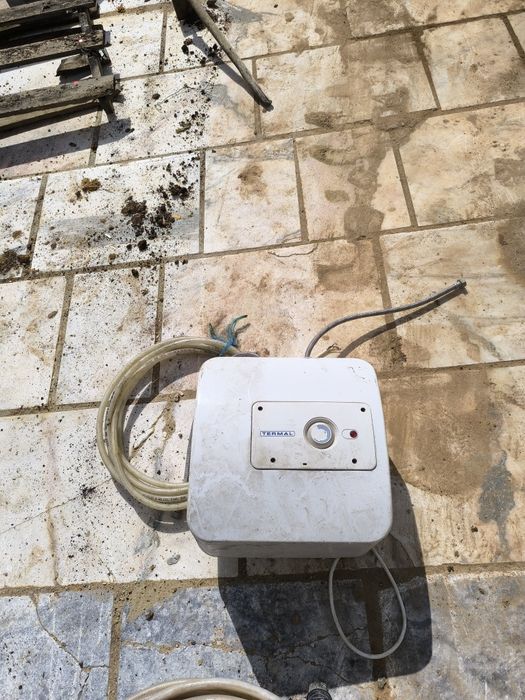 Aquecedor de água usado