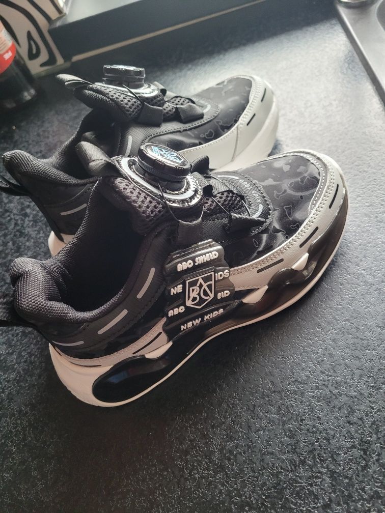 Buty dziecięce chłopięce Nowe