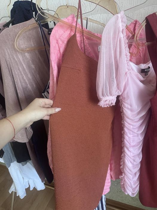 Жіночі сукні розміру XS-S в ідеальному стані  Prettylittlethings