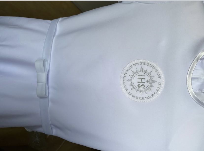 Alba dla szczuplej wysokiej dziewczynki