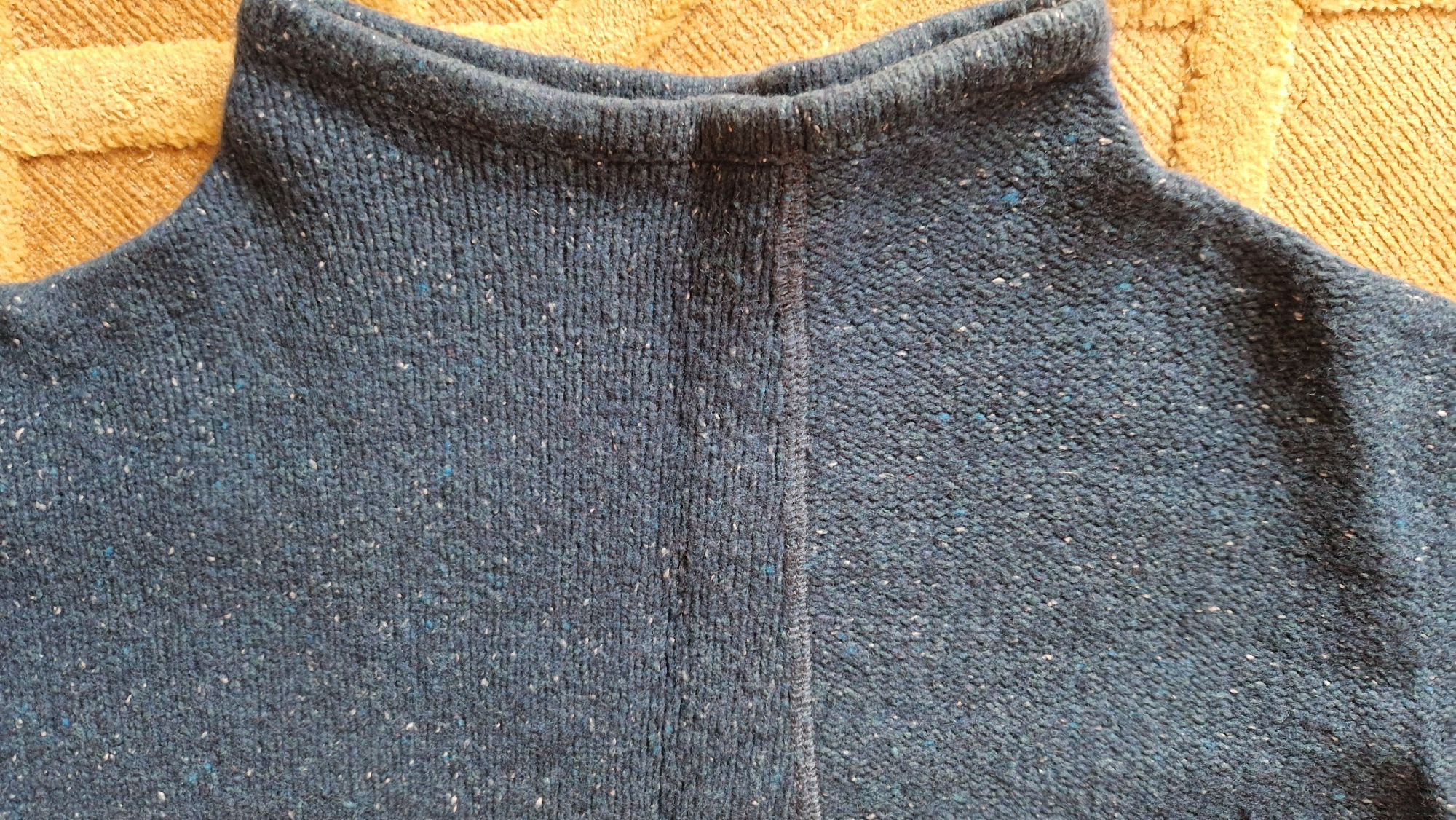 Wełniany sweter Levis