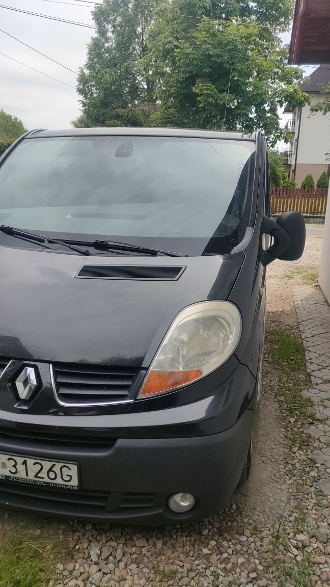 Renault Trafic 2.5 dCi 150KM Long