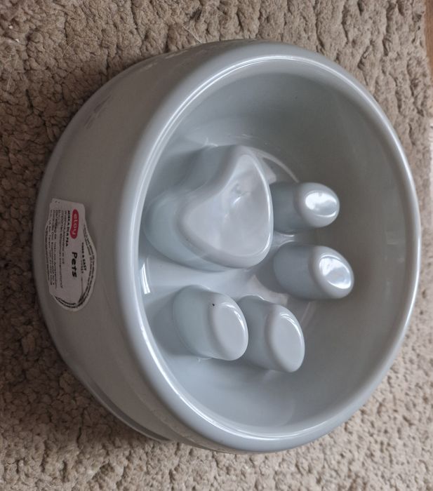 Miska dla psa spowalniająca jedzenie