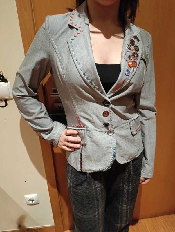 Blazer estilo Desigual