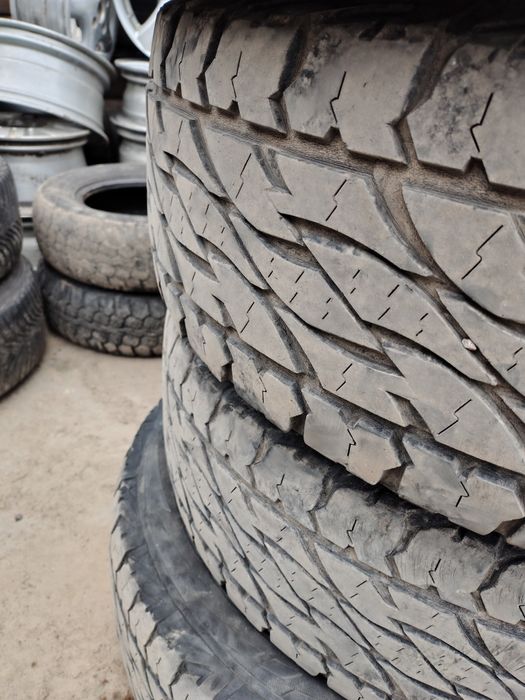 Продам Шини Bridgestone Всесезонні 265/65/17