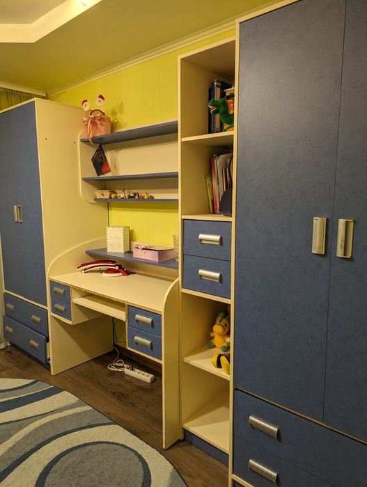 Детская спальня в хорошем состоянии, два матраса. Цена договорная