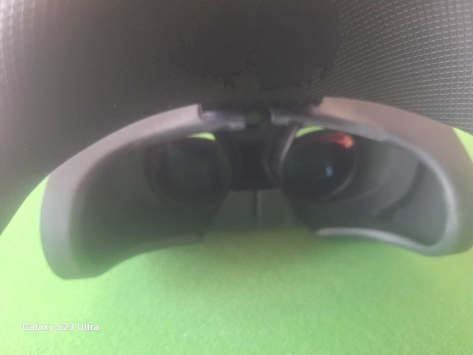 PS4 Slim 500 GB + PlayStation VR + pad + 2 Move + 3 gry VR