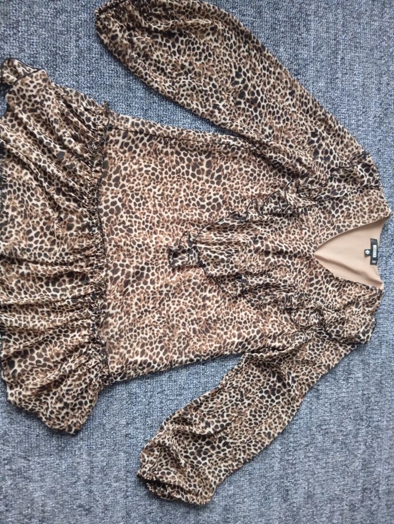Продам плаття з леопардовим принтом