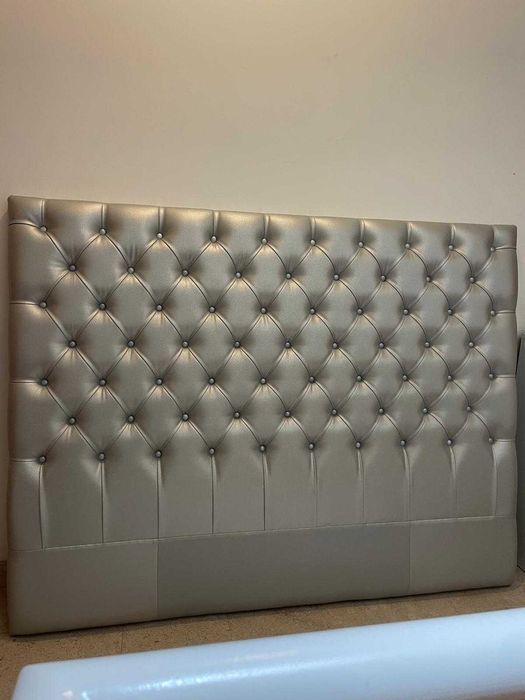 Cabeceira de cama ótimo estado