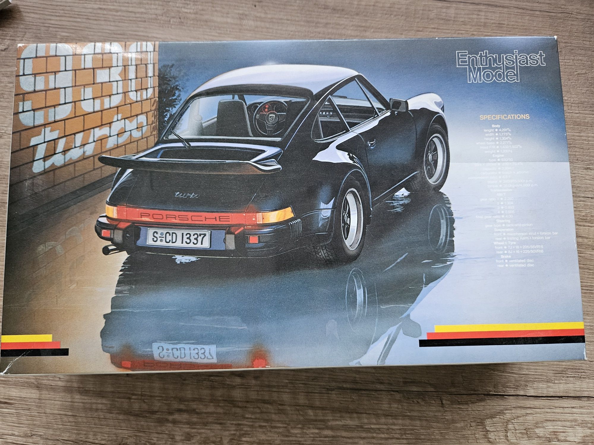 Porsche 911 Turbo Fujimi Enthusiast 1:24