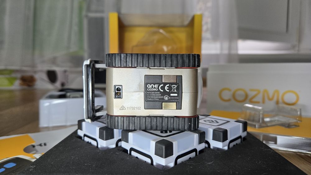 Робот Cozmo Anki