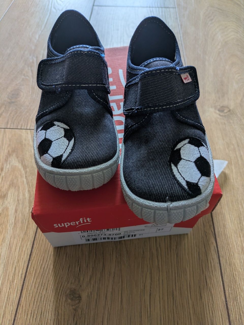 Nowe kapcie superfit 28