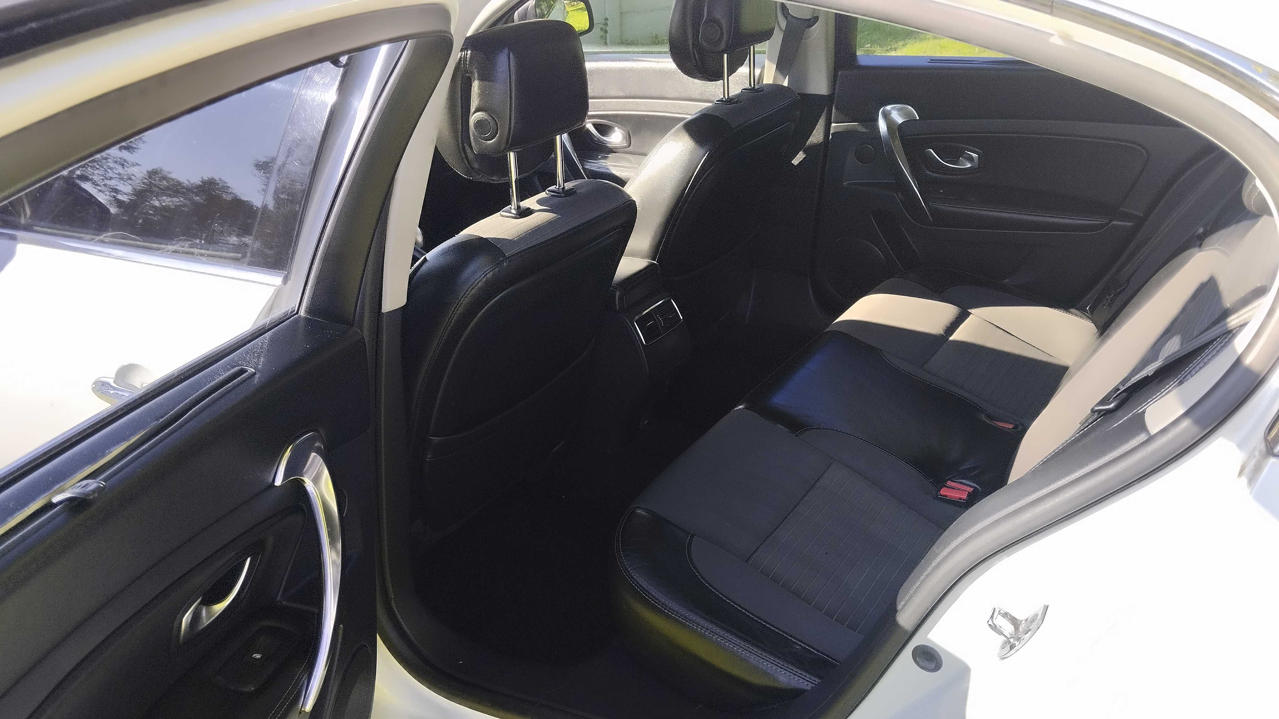Renault Latitude 2,0 Dci 150 KM. Ładny sedan biała perła(Nie Laguna 3)