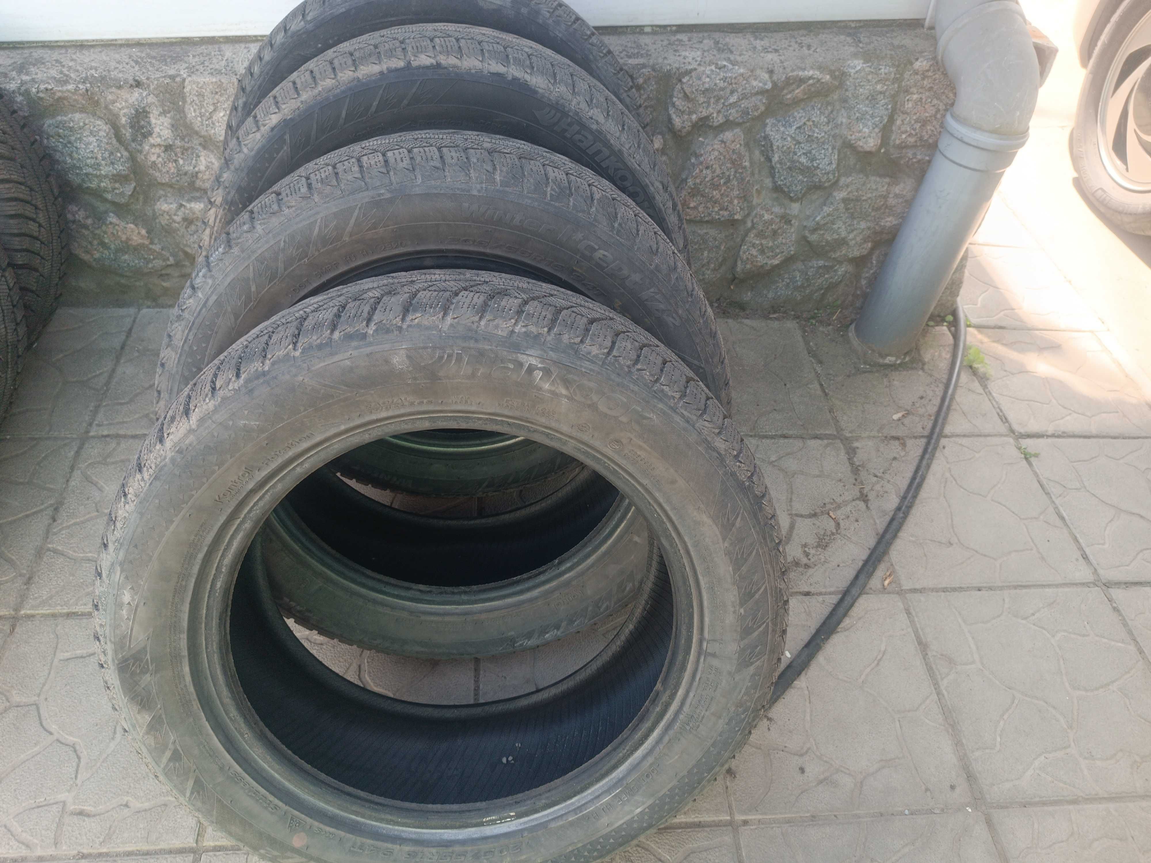 Комплект резина Hankook Winter I*Cept iZ2 W616 205/55 R16 94T XL