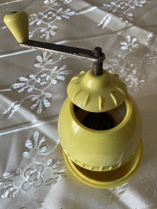 Mlynek do kawy reczny