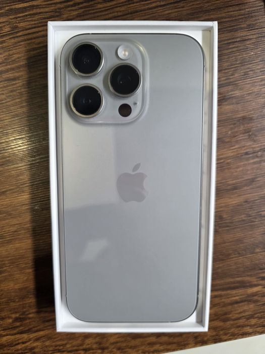 iPhone 16 pro 128GB natural Titanium