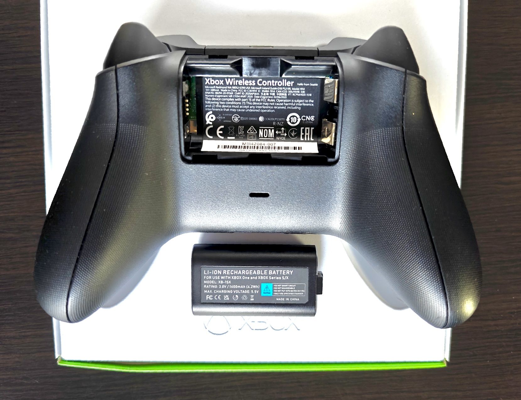 Pad Xbox X/S (model 1914)
