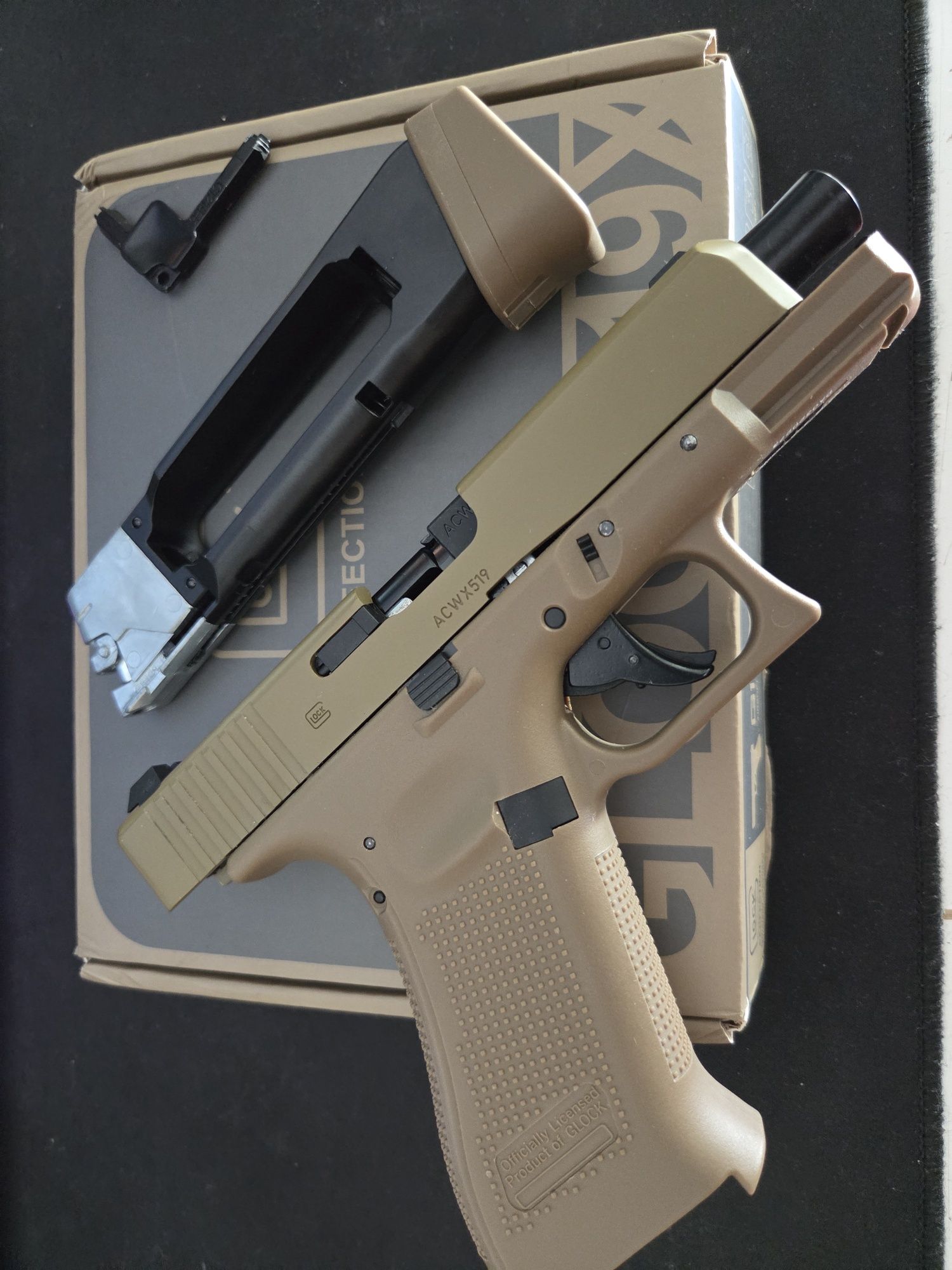 Umarex Glock 19x + 45 Co2 + 1000 BBs + Fast loader