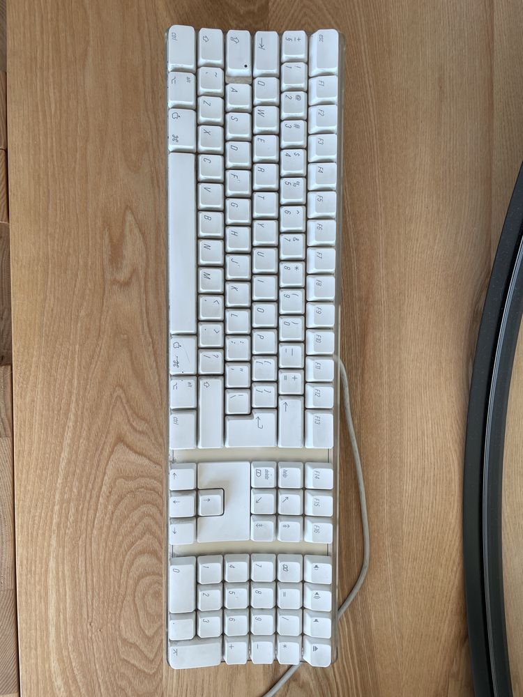 iMac Apple A1058 + klawiatura Apple keyboard A1048