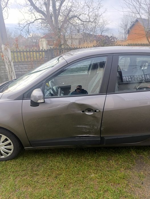 Продам renault grand scenic 2010 1.9 dci