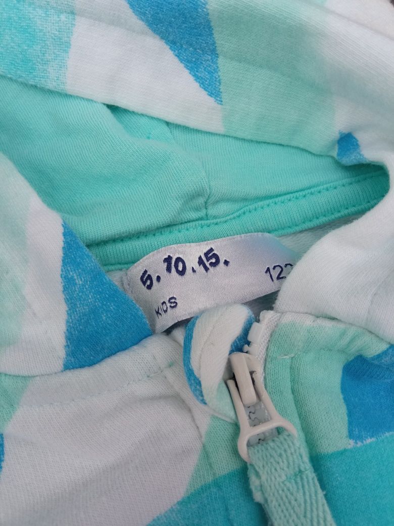 Bluza dresowa z kapturem 5.10.15 r.122