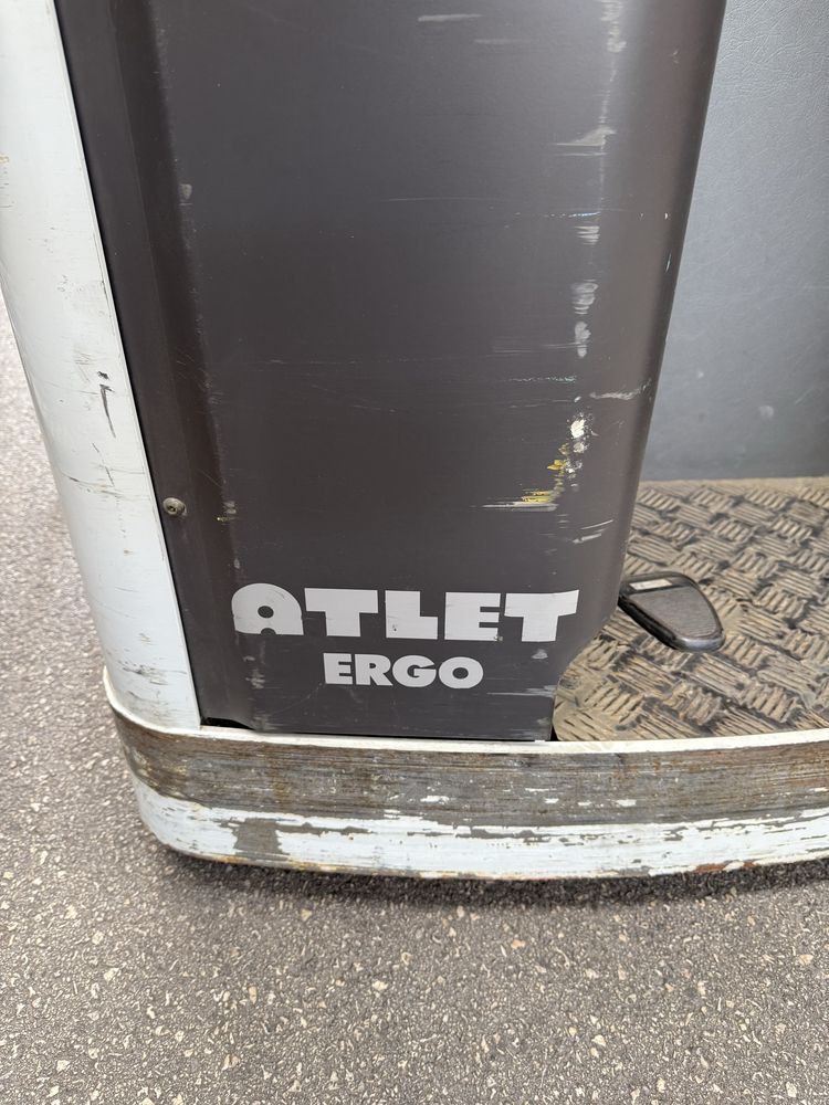 Empilhador retratil 1Ton