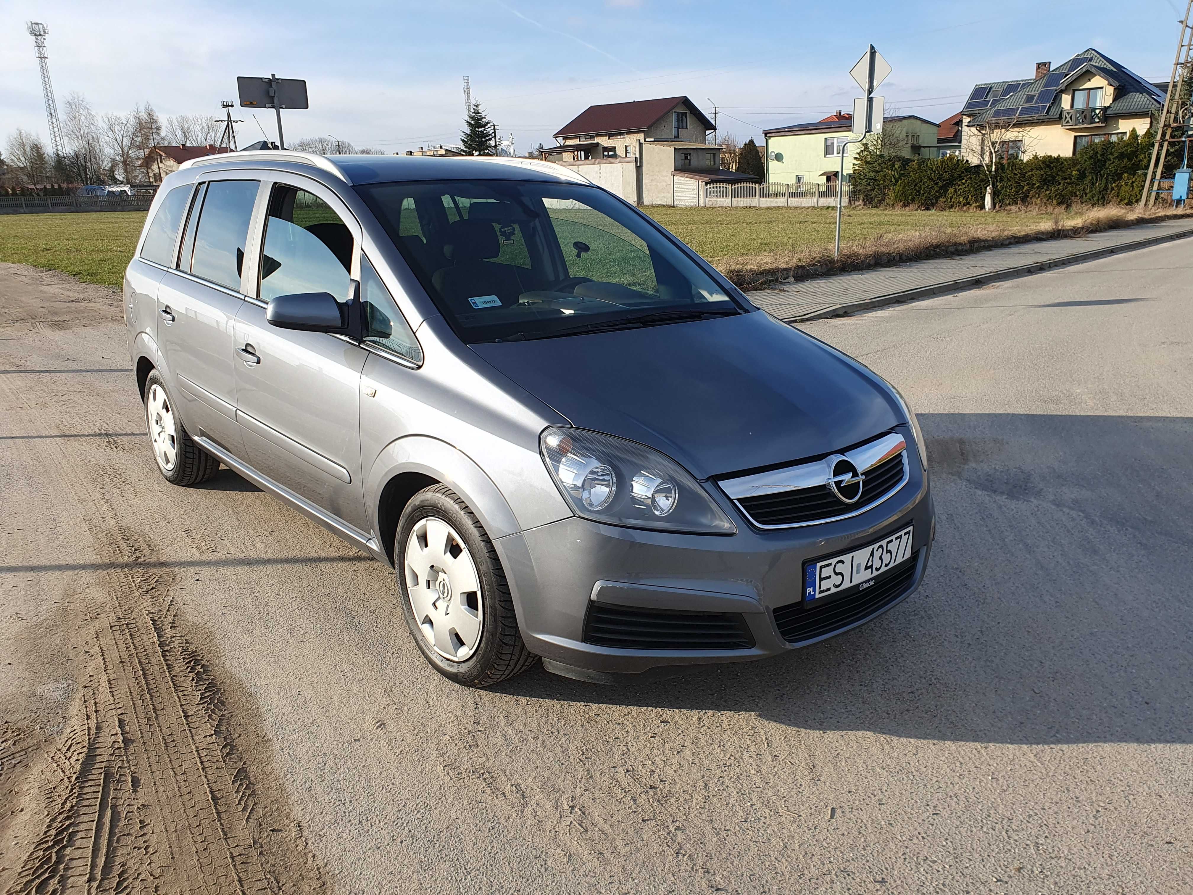 Zafira 1.8 *brak rdzy*zadbany