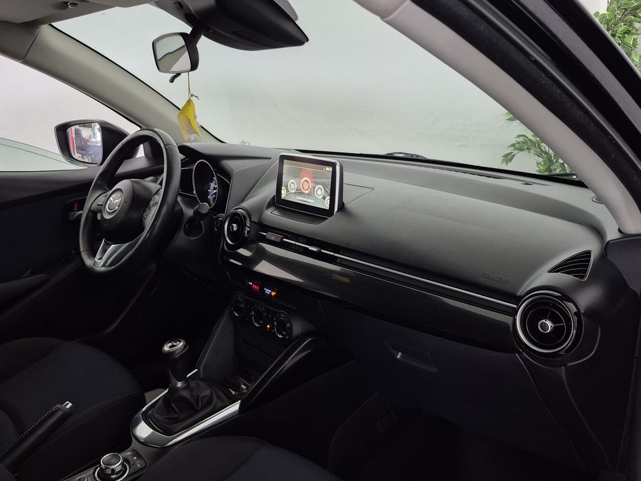 Mazda 2 1.5 - 2015 | GARANTIA | NACIONAL