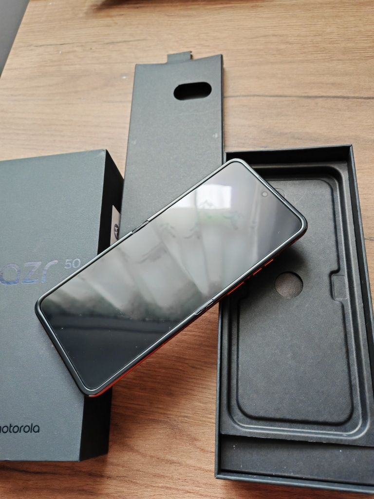 Motorola razr 50