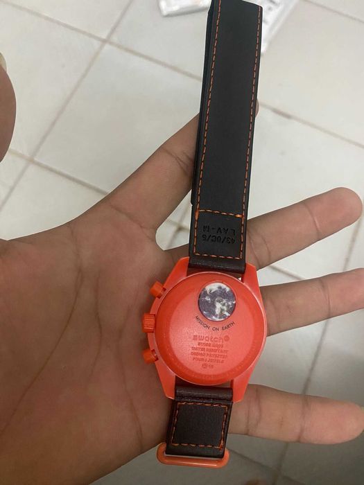 Bioceramic Lava: Omega x Swatch SO33O100 Dla Kolekcjonerów