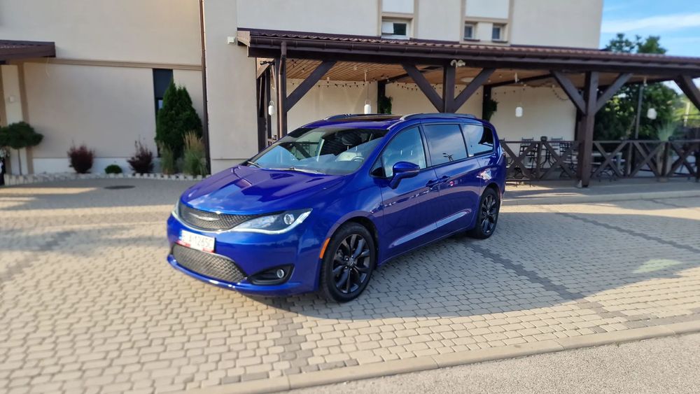 Chrysler Pacifica Limited S