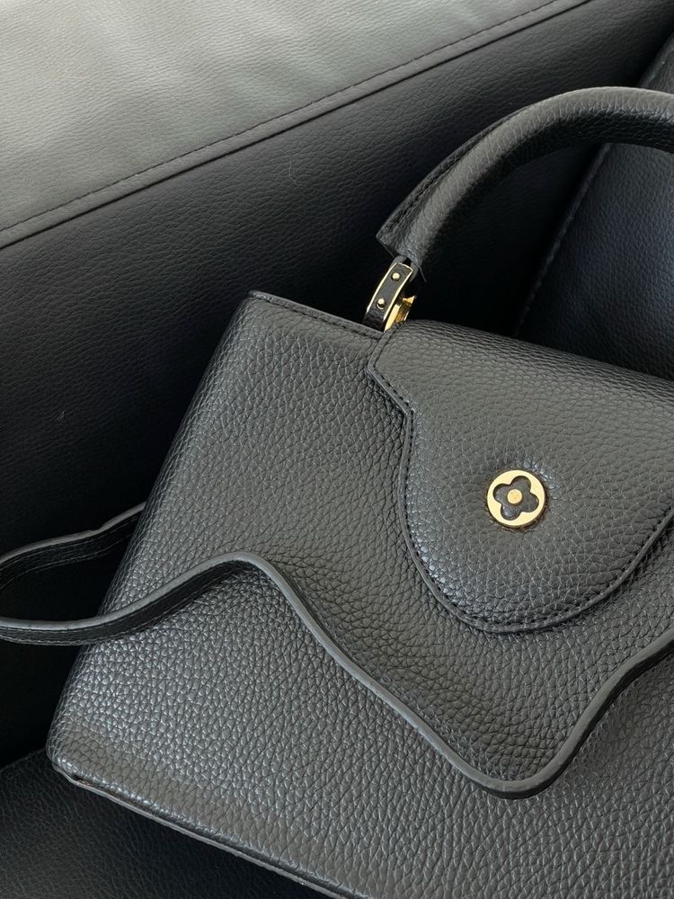 Torebka Louis Vuitton Capucines black